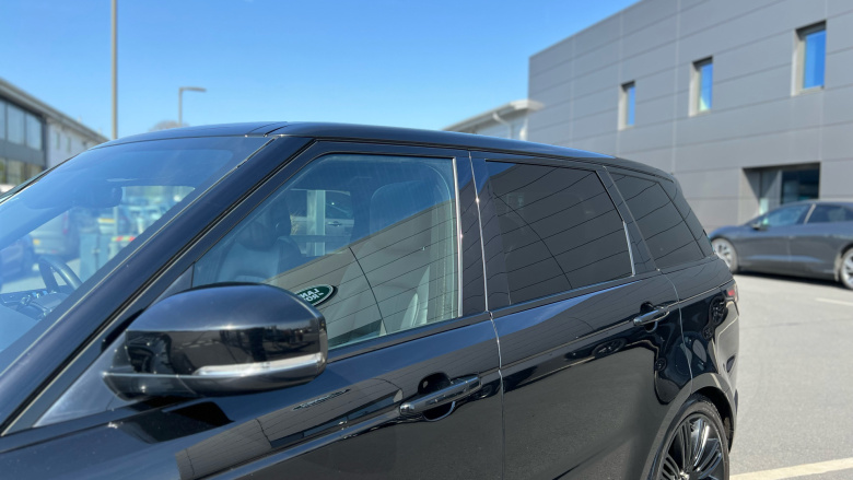 Land Rover Range Rover Sport 3.0 D300 HSE Dynamic Black 5dr Auto Diesel Estate